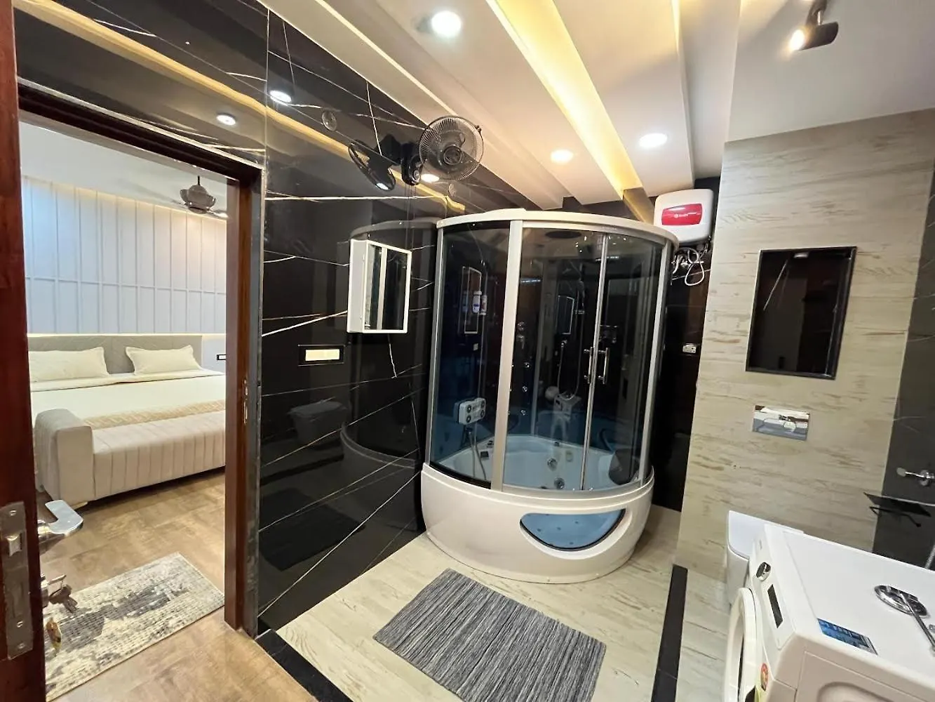 Luxury Stay Private Home With Jacuzzi & Pool Varanasi 0*,