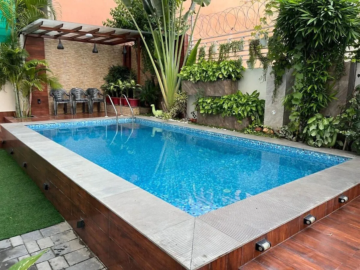 Luxury Stay Private Home With Jacuzzi & Pool Varanasi